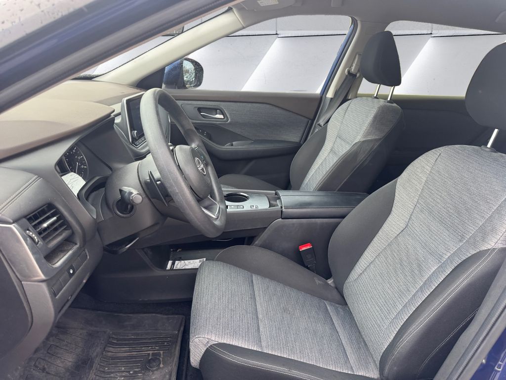 2023 Nissan Rogue SV photo 7