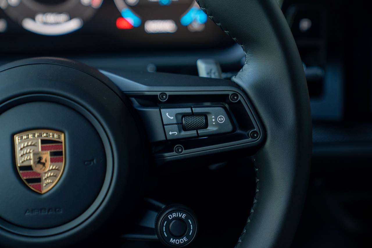 2025 Porsche Cayenne GTS photo 9