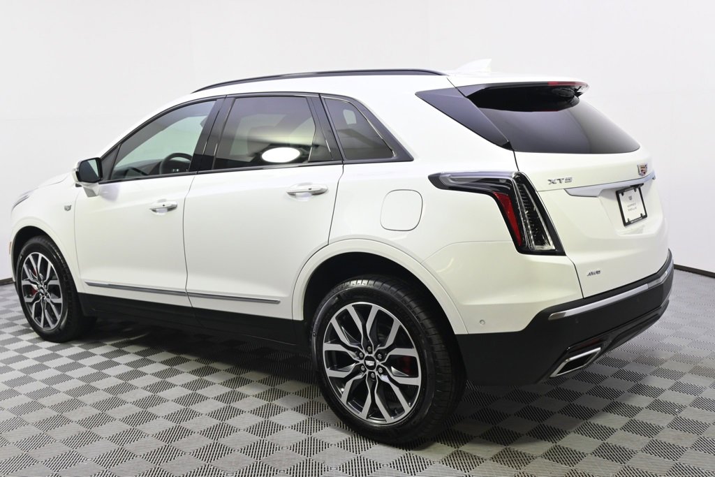 2025 Cadillac XT5 Sport photo 3