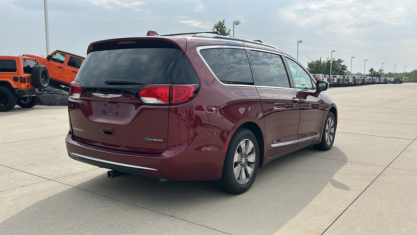 2018 Chrysler Pacifica Hybrid Limited photo 3