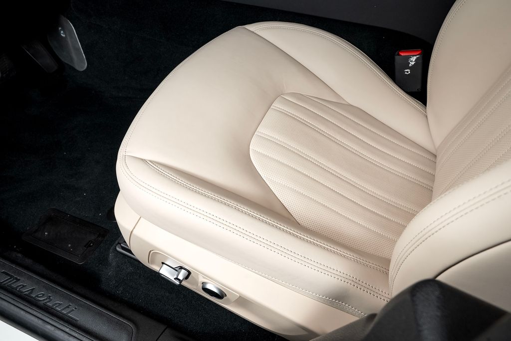 2022 Maserati Levante GT photo 17