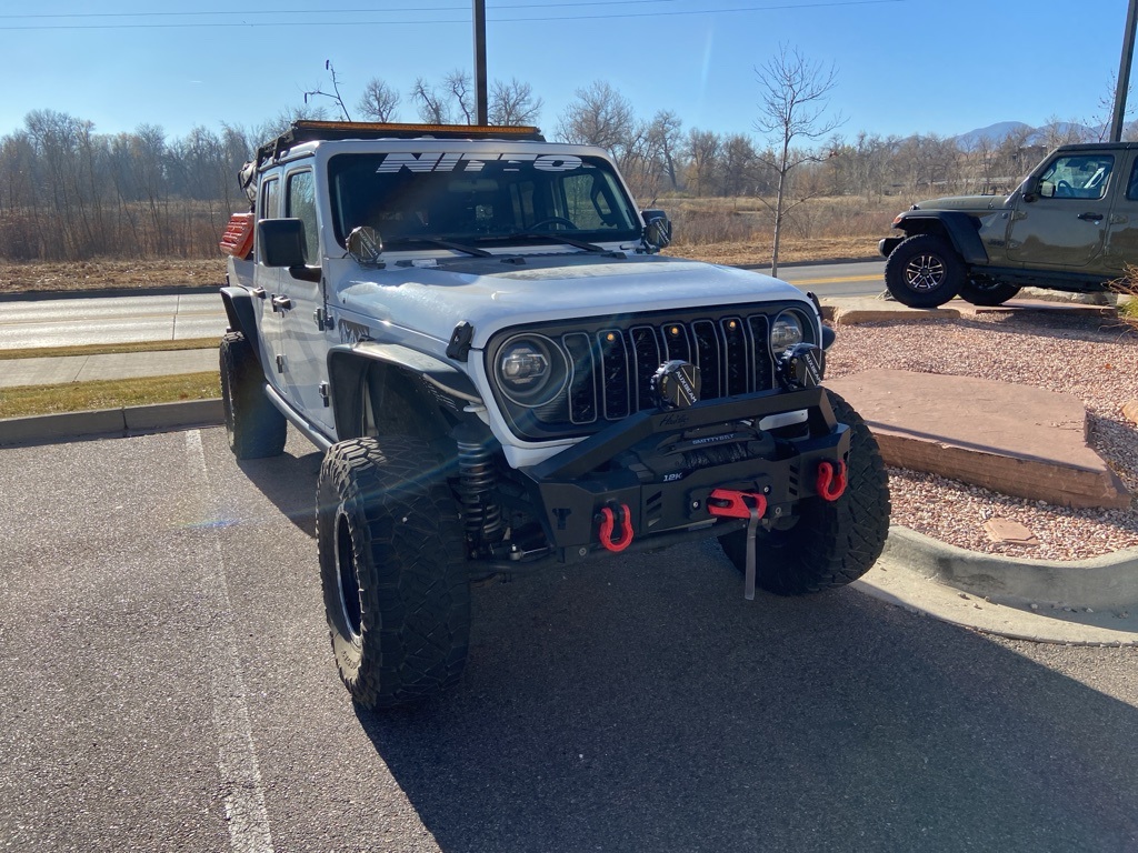 2020 Jeep Gladiator Sport photo 2