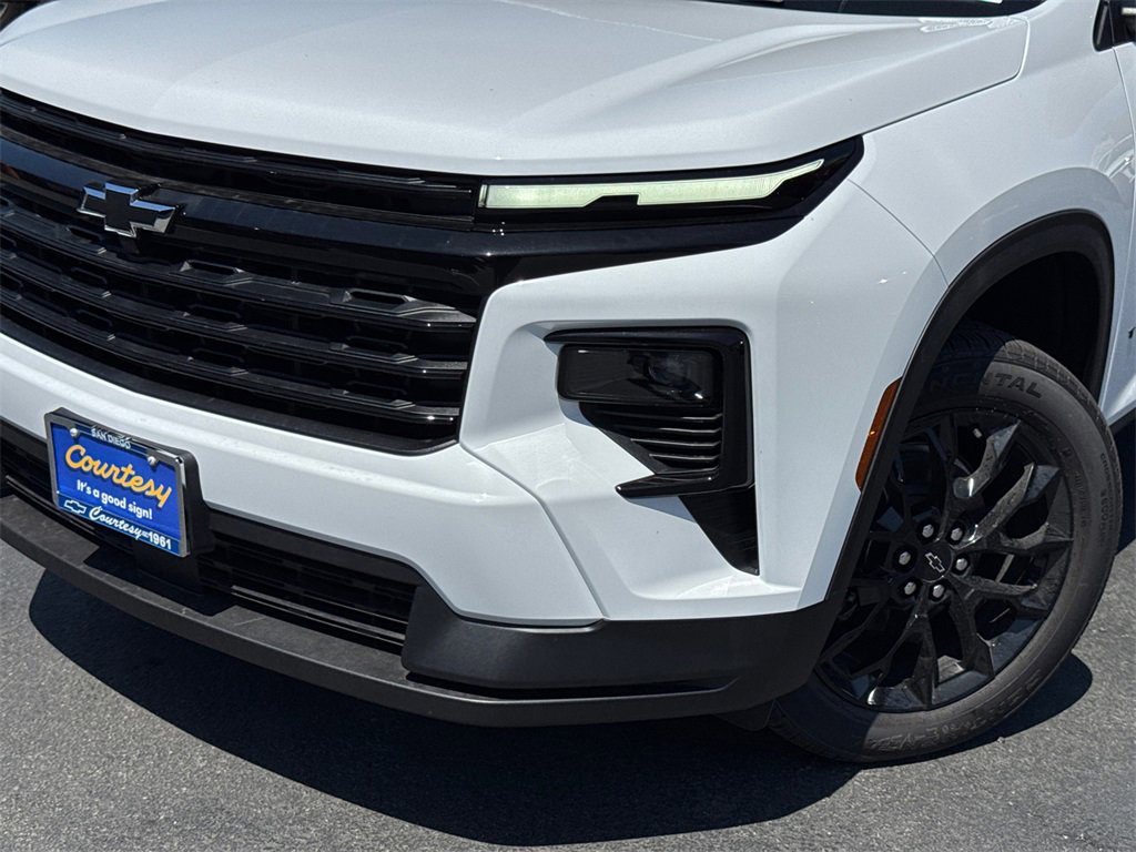2026 Chevrolet Traverse photo 2