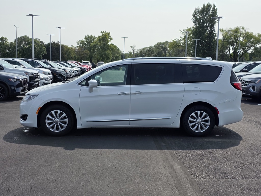Used 2018 Chrysler Pacifica Touring L with VIN 2C4RC1BGXJR277194 for sale in St. Cloud, Minnesota