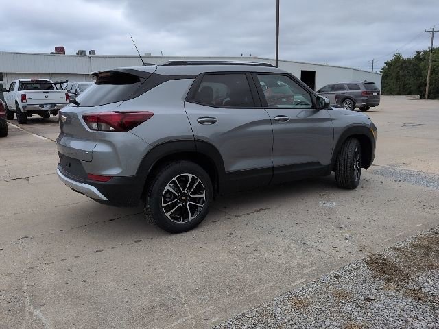 2026 Chevrolet Trailblazer LT photo 2