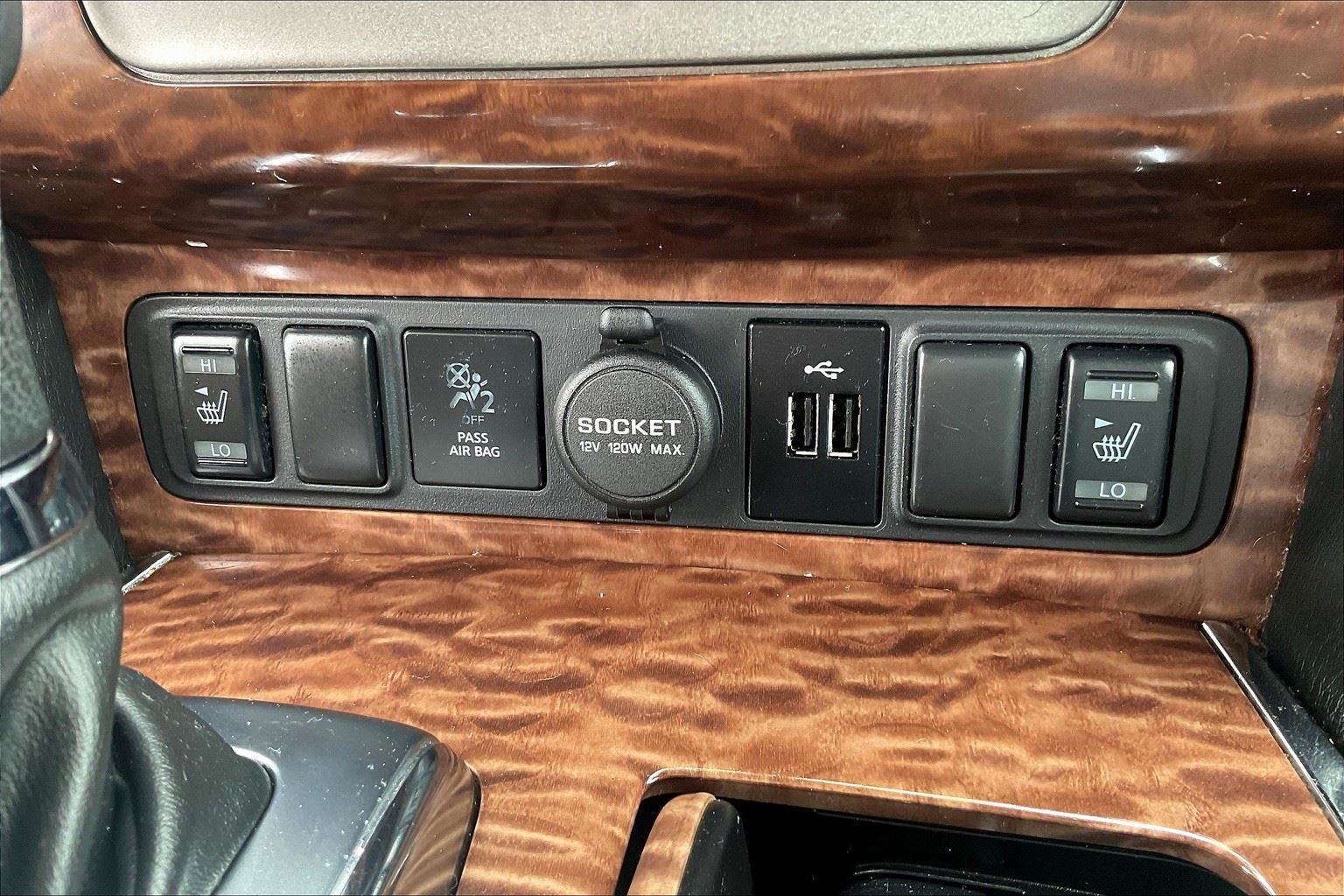 2019 Nissan Armada SV photo 29