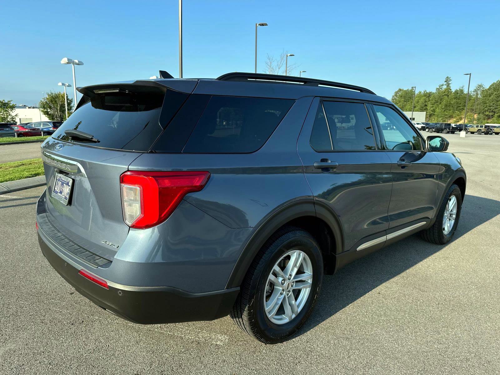 2021 Ford Explorer XLT photo 3