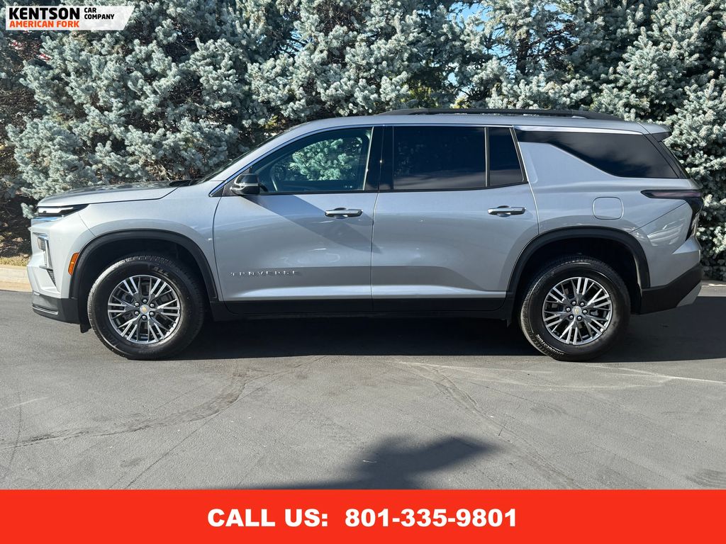 2025 Chevrolet Traverse photo 4