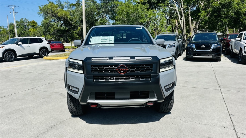 2025 Nissan Frontier Crew Cab PRO-4X photo 2