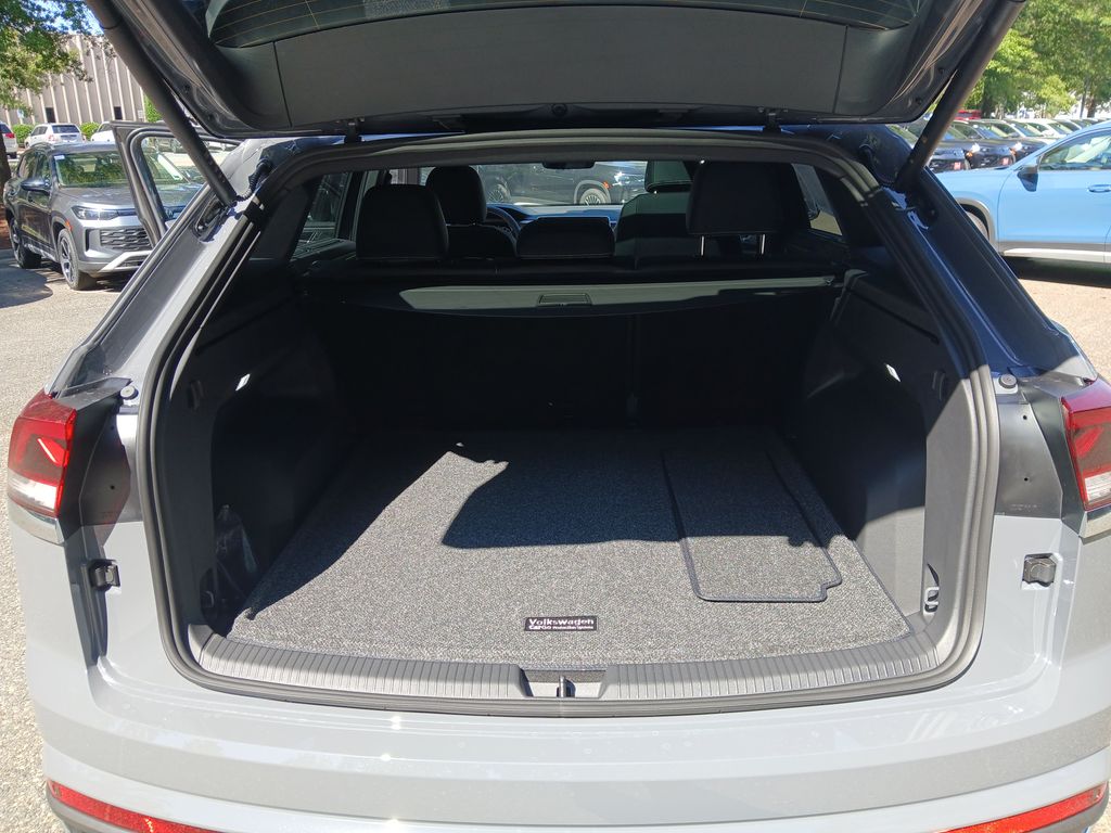 2026 Volkswagen Atlas Cross Sport SE Technology photo 21