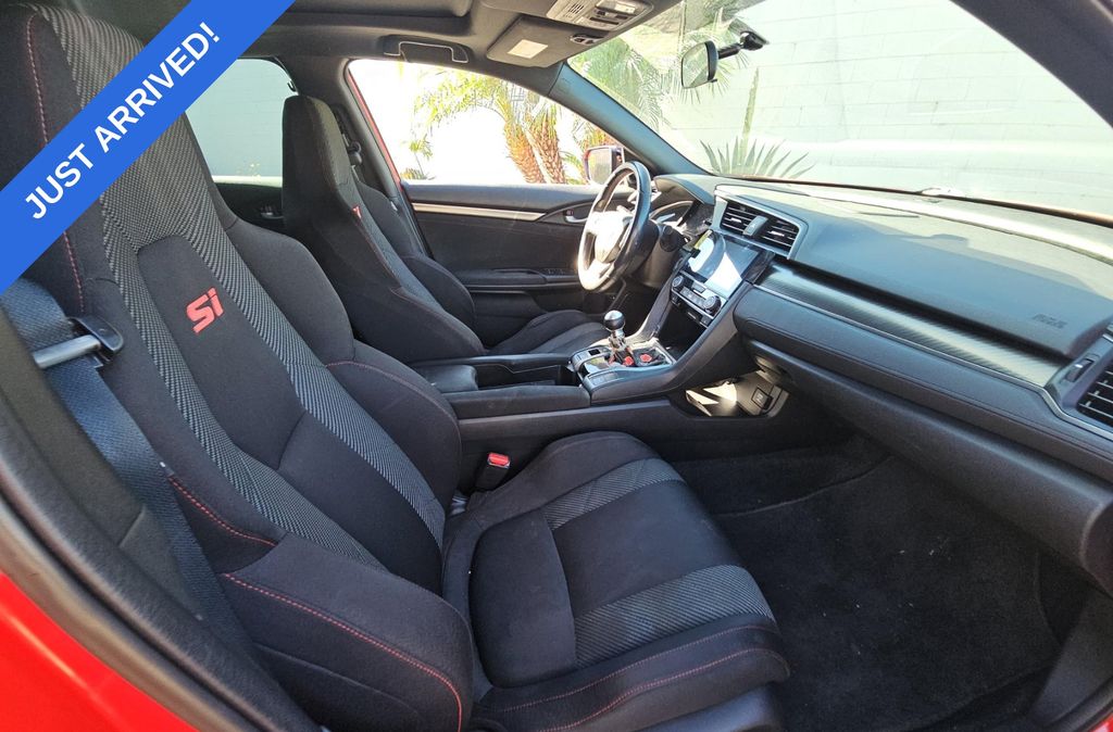 2018 Honda Civic Si photo 3