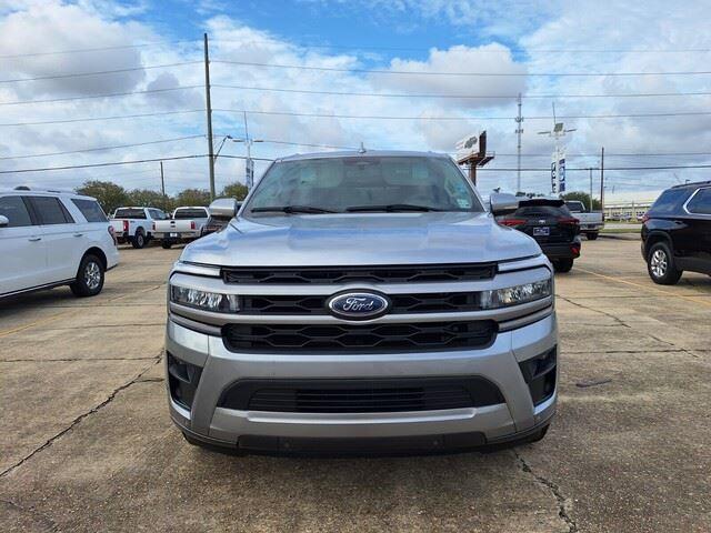 2022 Ford Expedition XLT photo 2