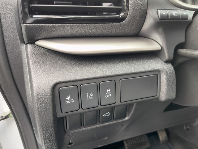 2024 Mitsubishi Eclipse Cross SEL photo 17