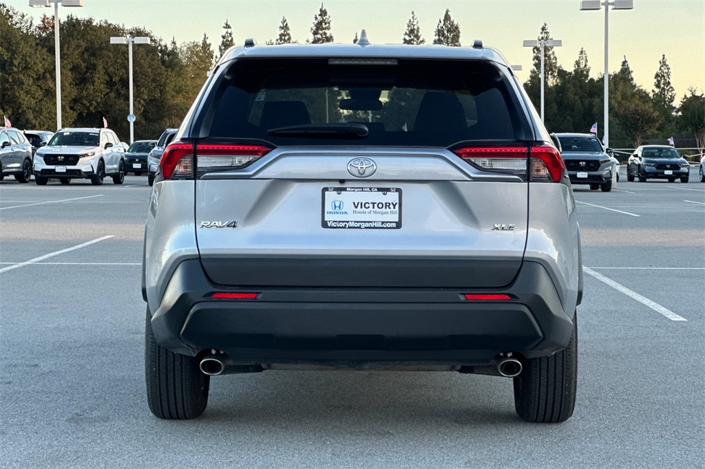 2025 Toyota RAV4 XLE photo 2
