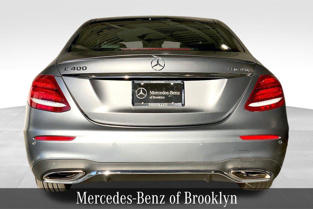 2018 Mercedes Benz E 400 4MATIC photo 4
