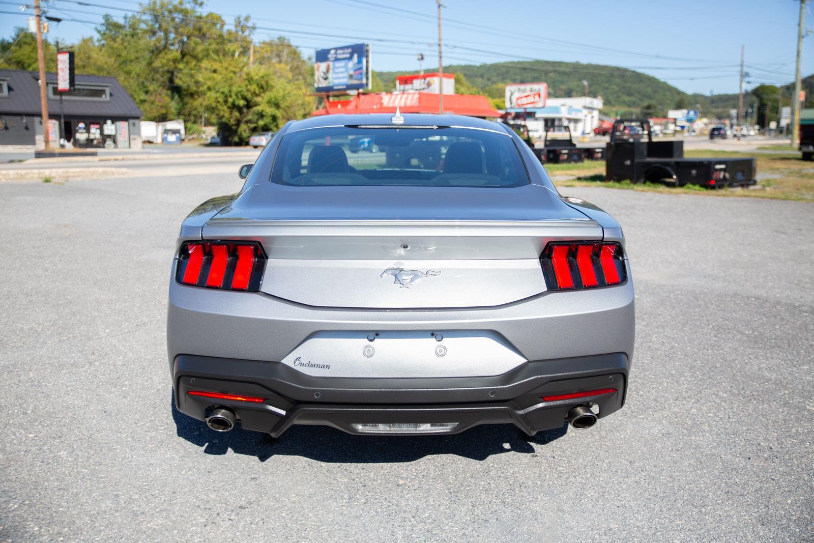 2024 Ford Mustang EcoBoost Premium photo 4