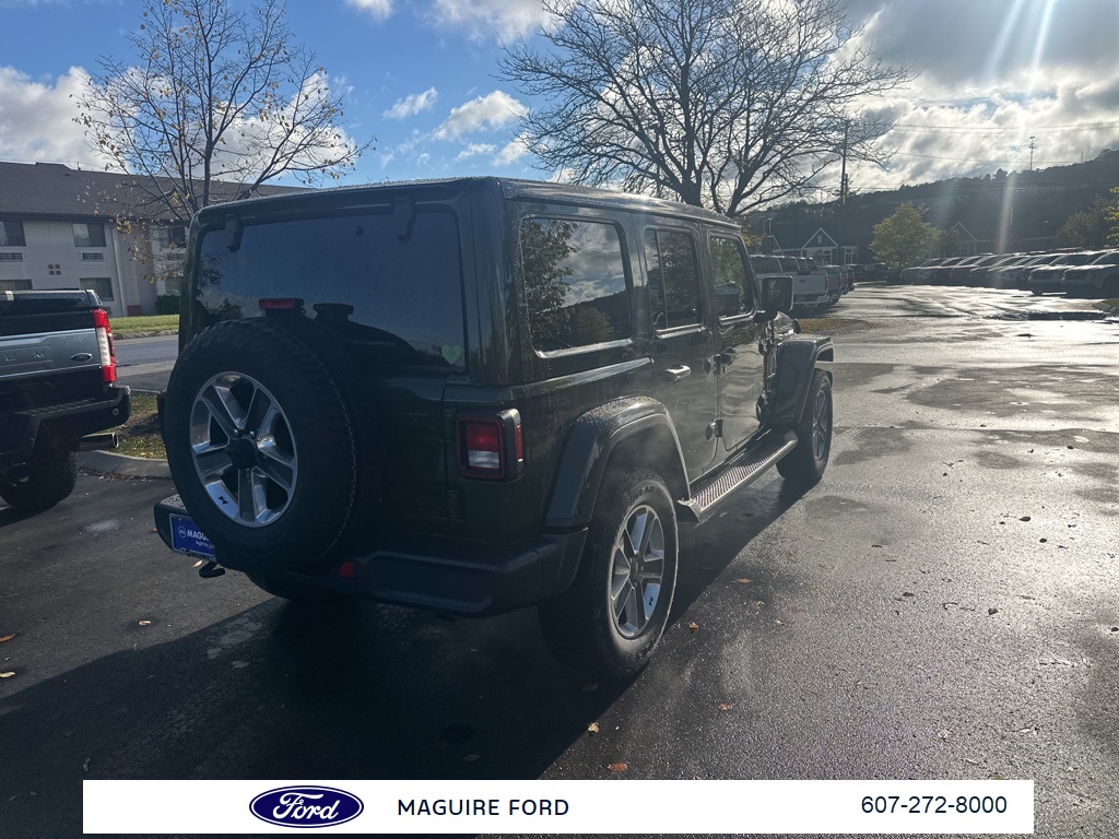 2020 Jeep Wrangler Unlimited Sahara photo 4