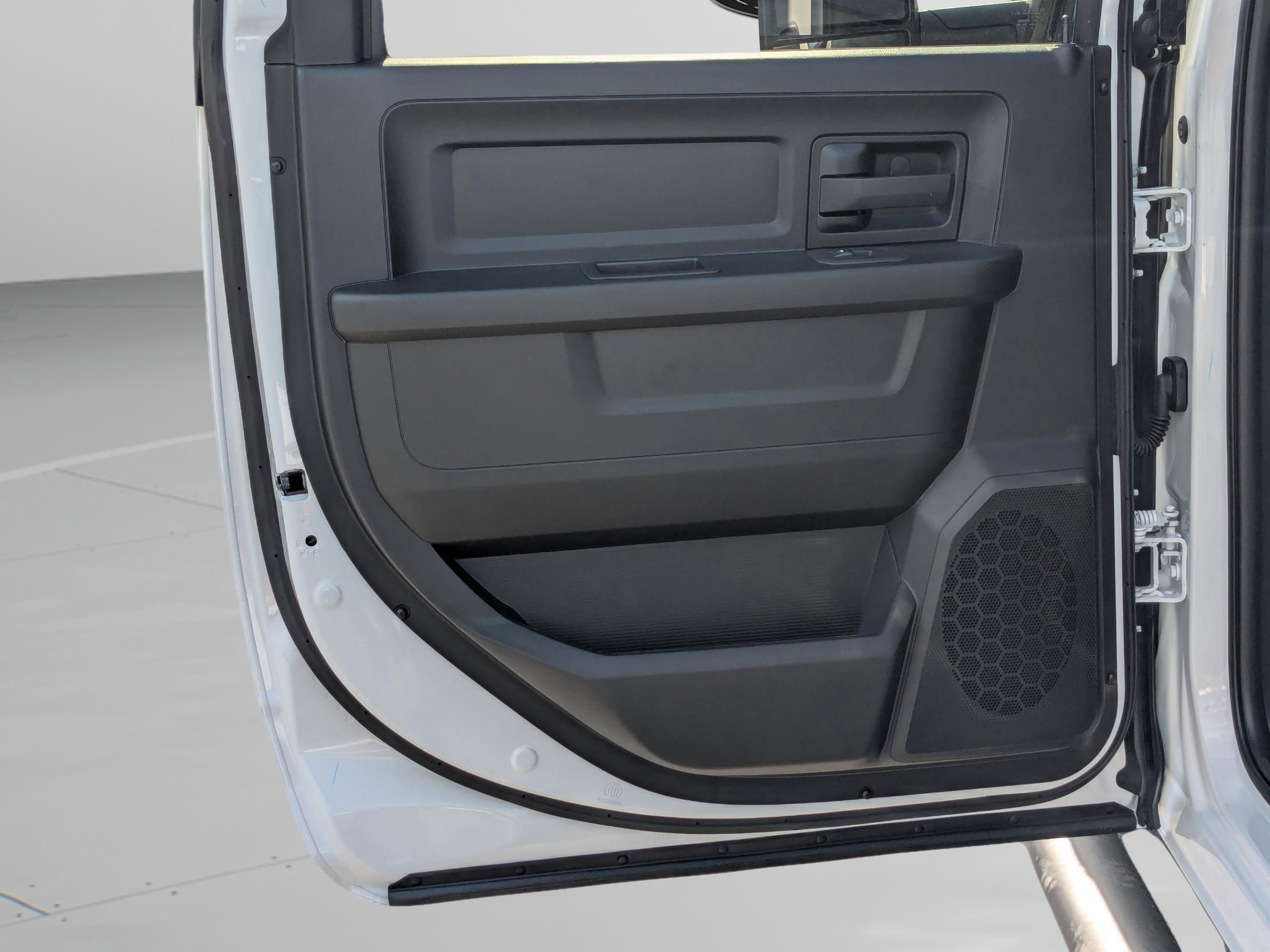2025 Ram 3500 Tradesman photo 40