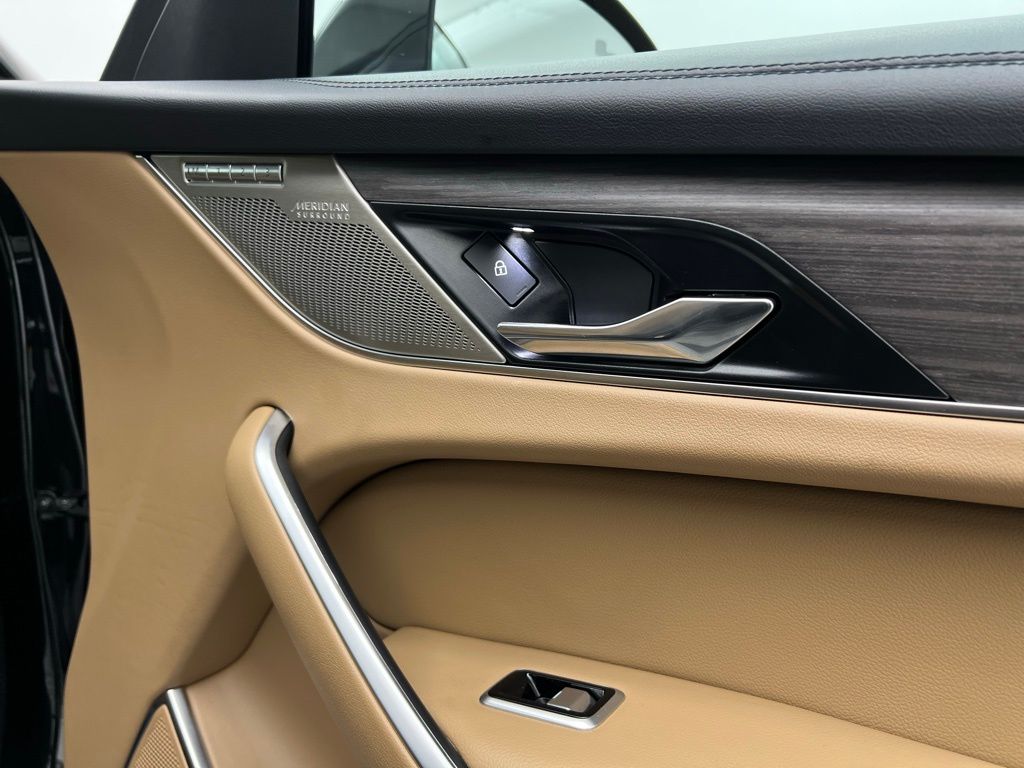 2022 Jaguar F-PACE P250 S photo 18