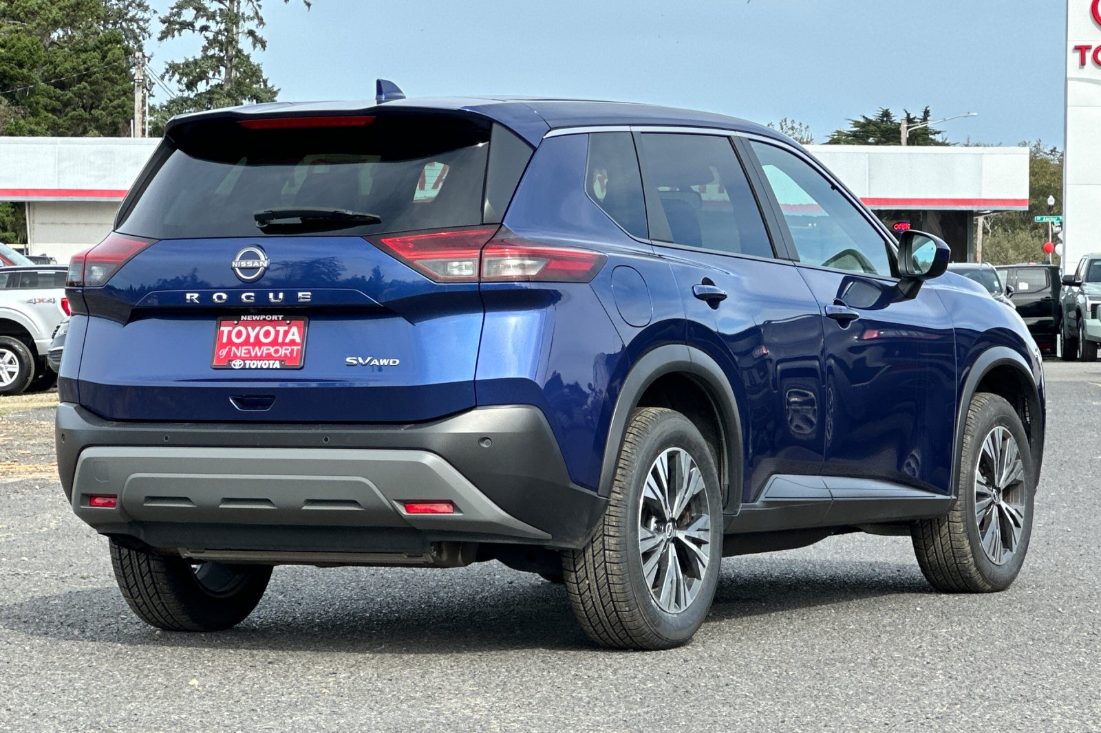 2023 Nissan Rogue SV photo 2