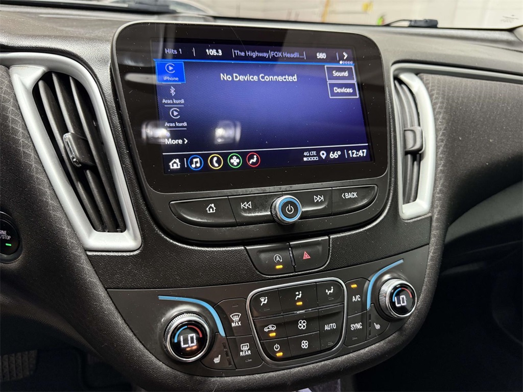 2024 Chevrolet Malibu 1LT photo 3