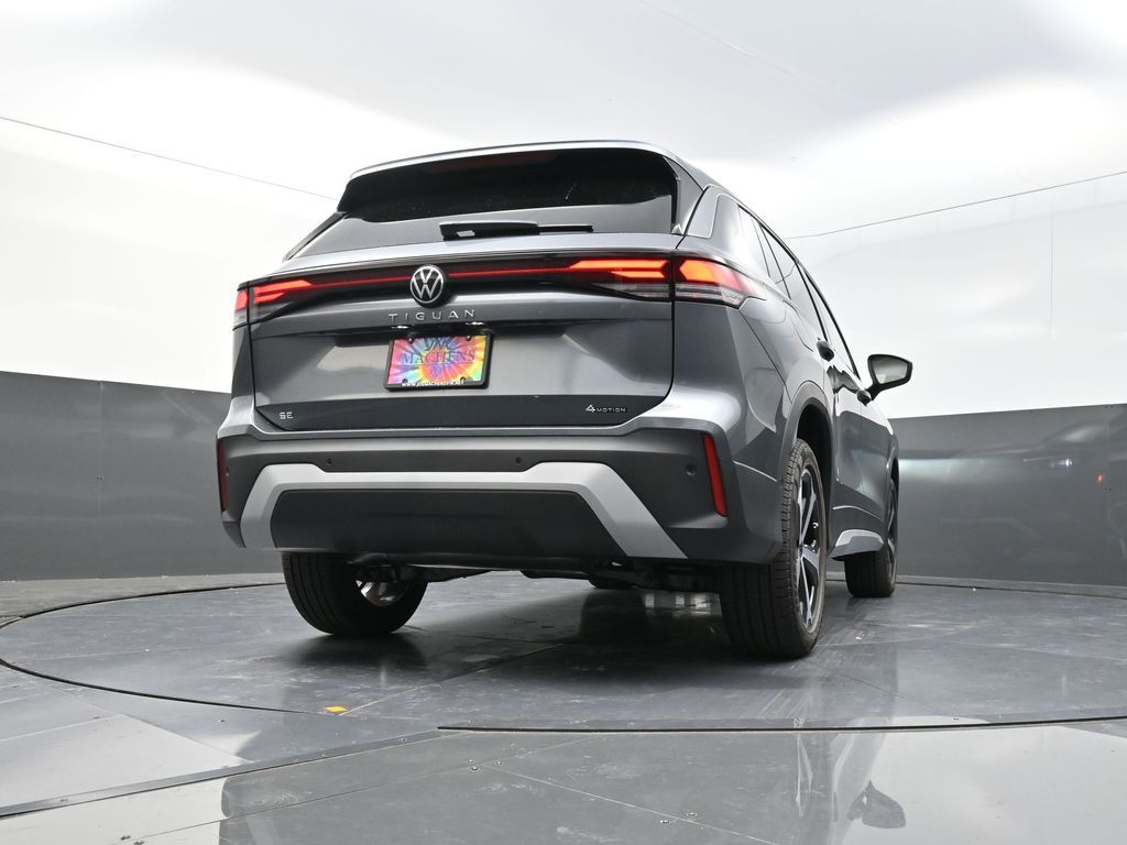 2025 Volkswagen Tiguan SE photo 22