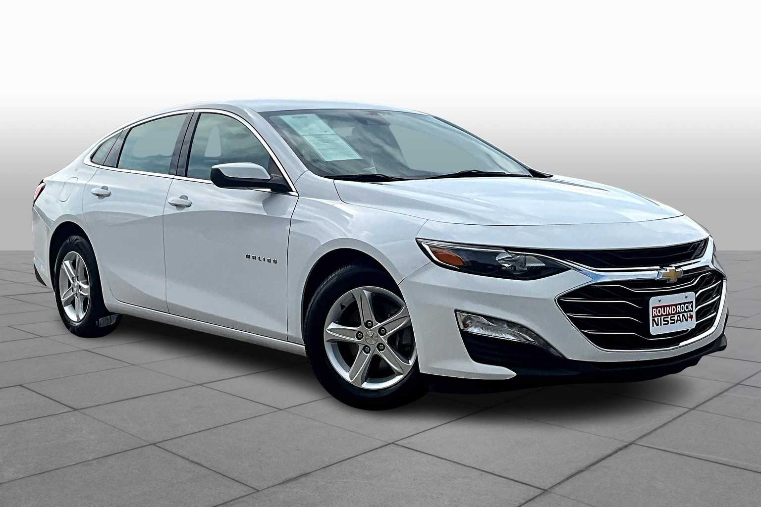 2023 Chevrolet Malibu 1LT photo 2