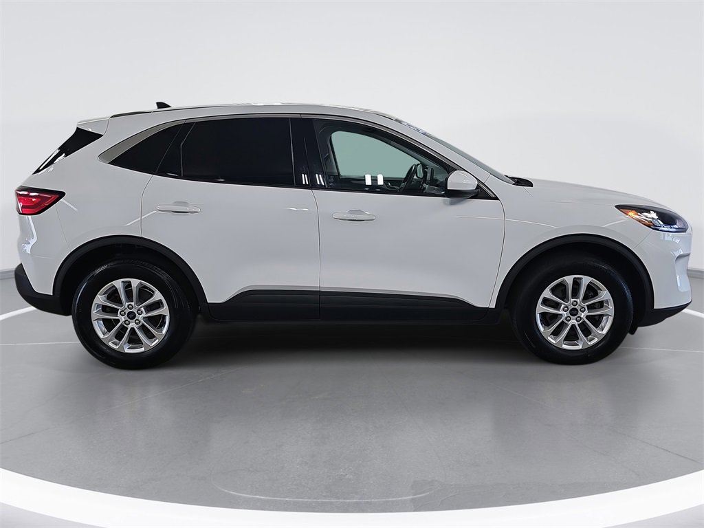 2021 Ford Escape SE photo 2