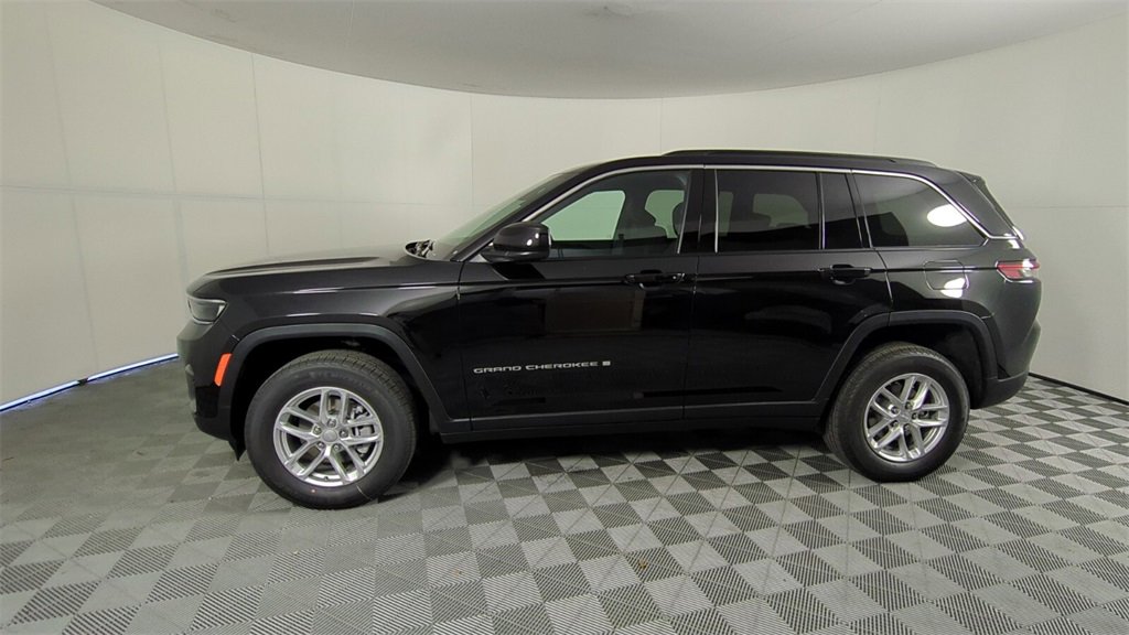 2025 Jeep Cherokee Laredo X photo 2