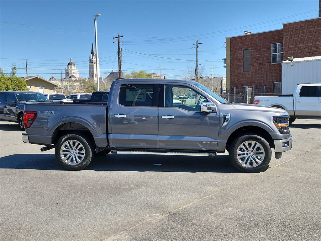 2025 Ford F-150 XLT photo 3