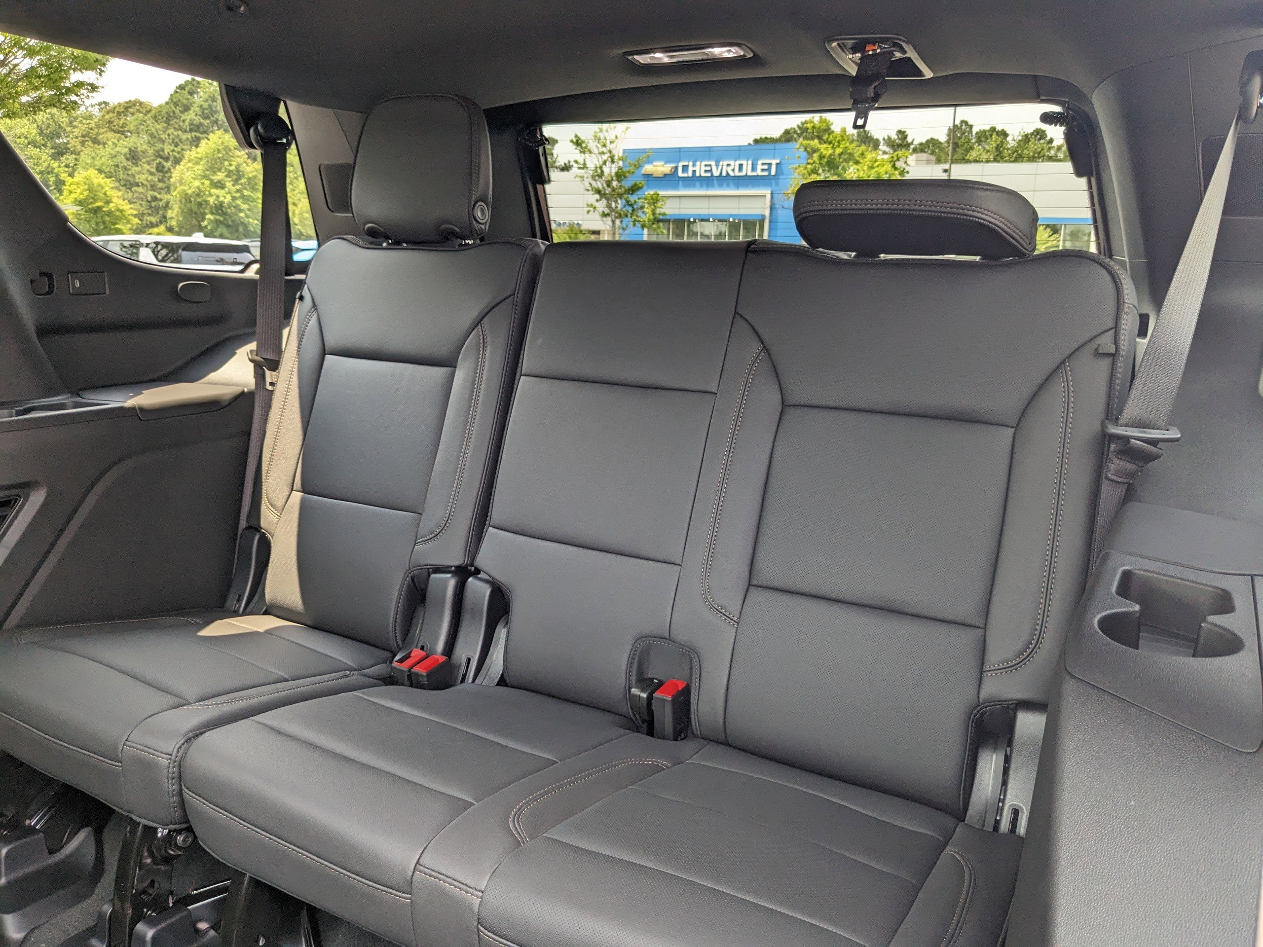 2025 Chevrolet Tahoe High Country photo 13