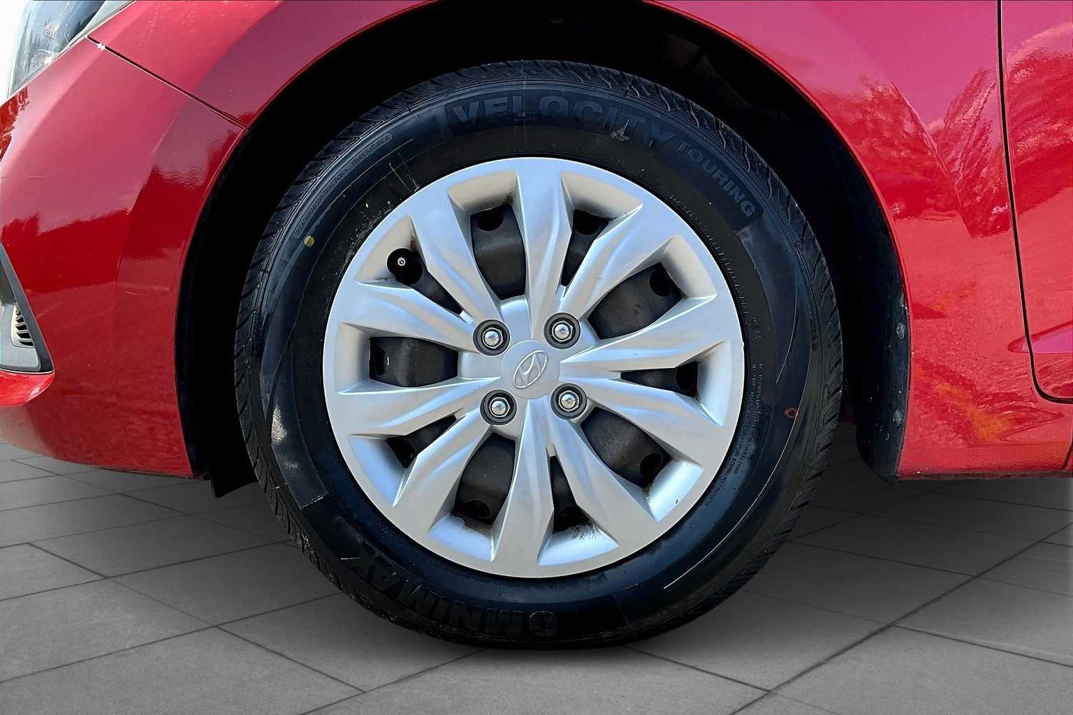 2020 Hyundai Accent SE photo 10