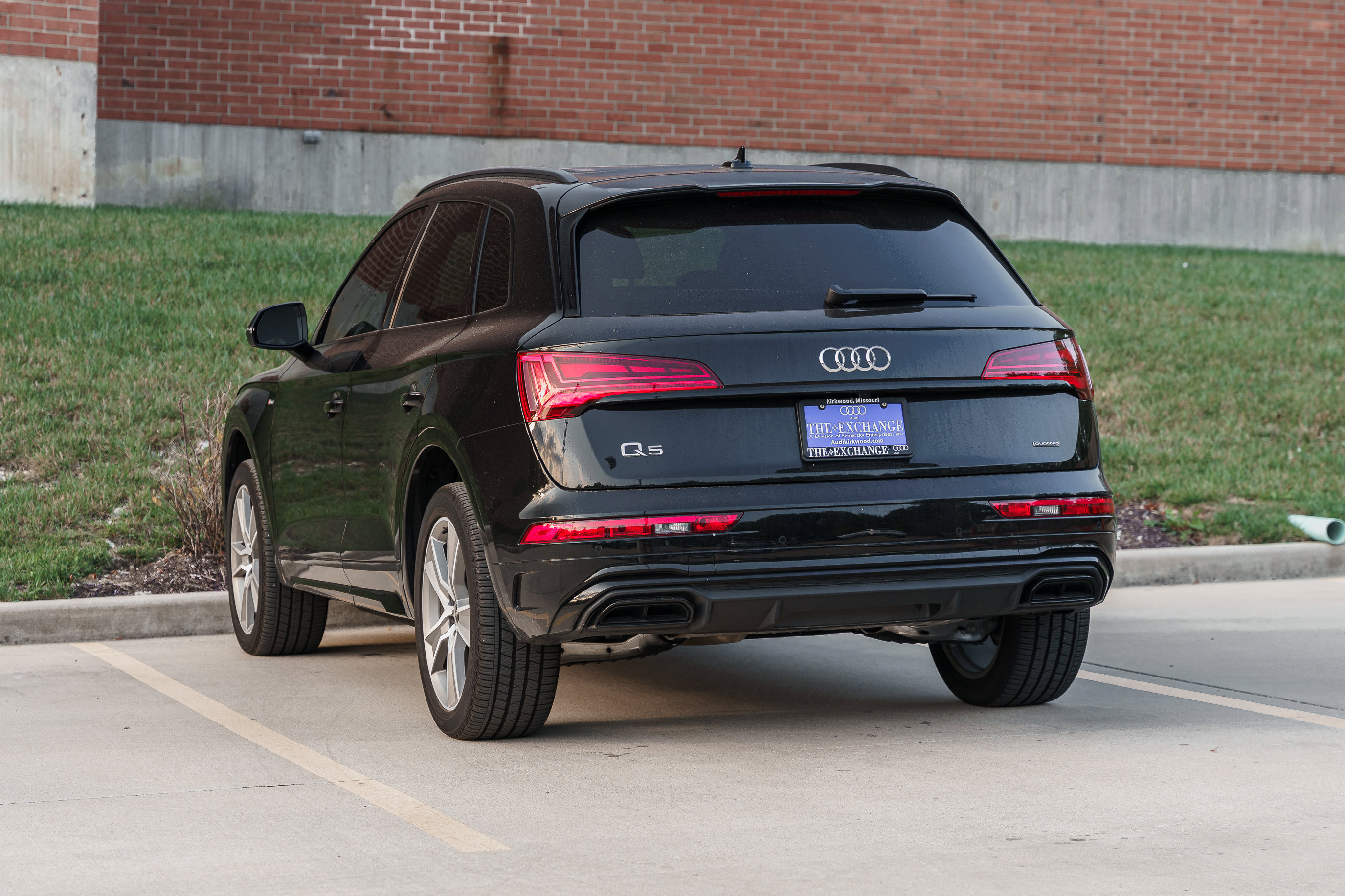 2025 Audi Q5 S line Premium photo 3