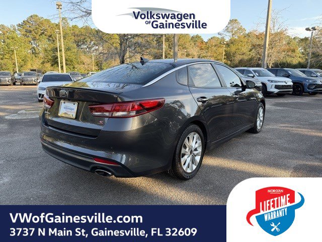 2018 Kia Optima S photo 2