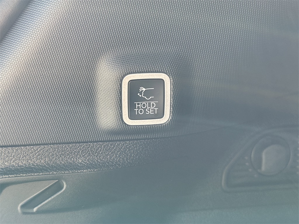 2025 Jeep Grand Cherokee Limited photo 8