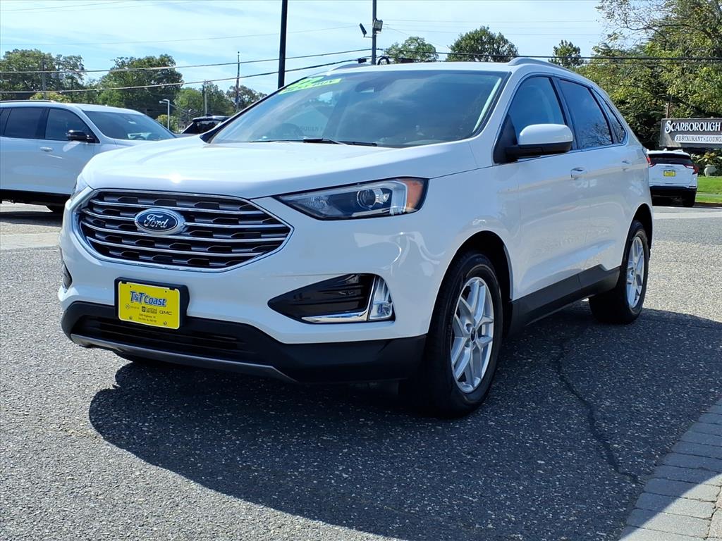 2022 Ford Edge SEL photo 3