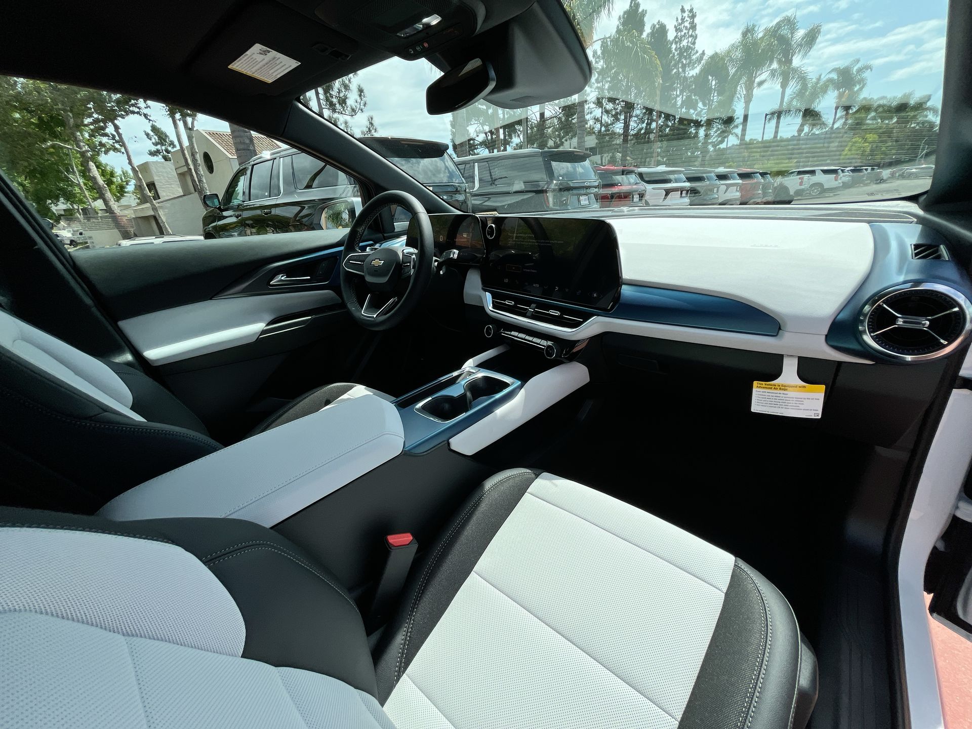 2025 Chevrolet Equinox EV 1LT photo 24