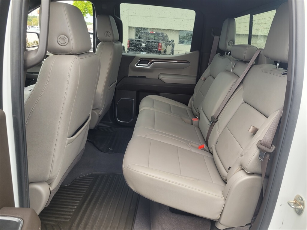 2024 Chevrolet Silverado 1500 LT photo 6