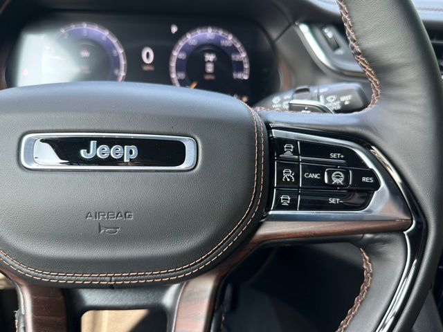 2025 Jeep Grand Cherokee Summit photo 21