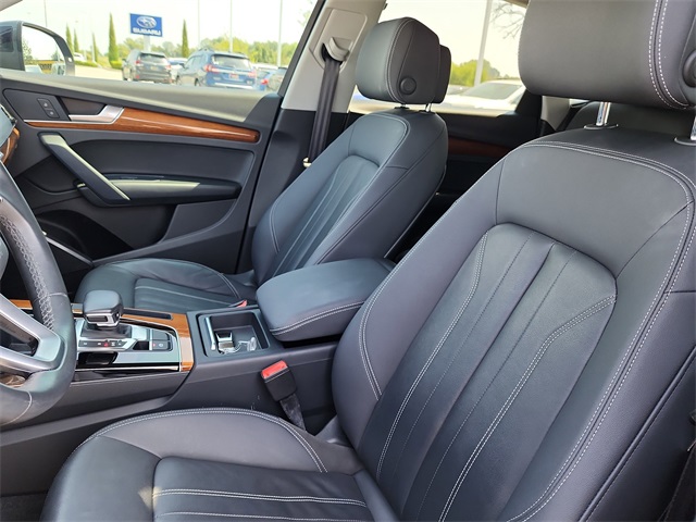 2022 Audi Q5 45 S line Premium photo 10