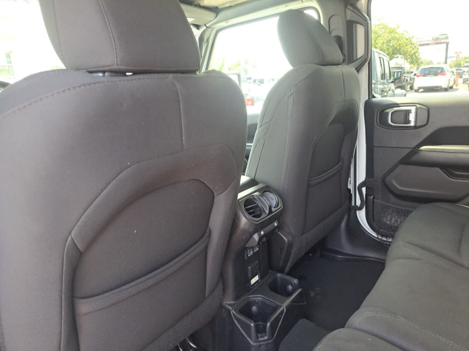 2019 Jeep Wrangler Unlimited Sahara photo 22