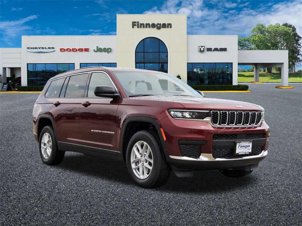 2025 Jeep Grand Cherokee L Laredo's photo