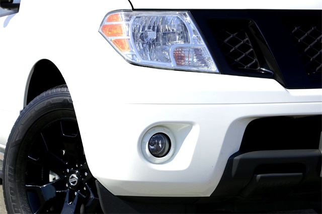 2021 Nissan Frontier SV photo 3