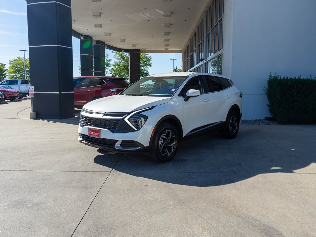 2025 Kia Sportage LX photo 3