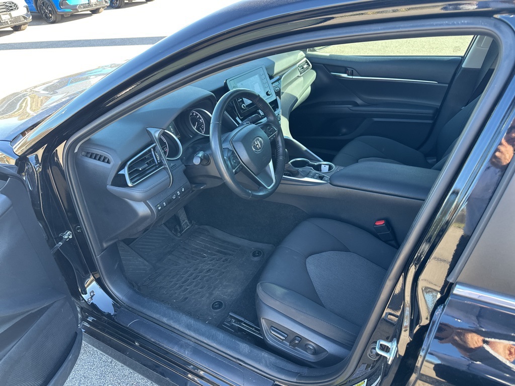 2023 Toyota Camry Hybrid LE photo 2