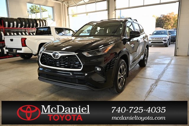 2023 Toyota Highlander XLE's photo
