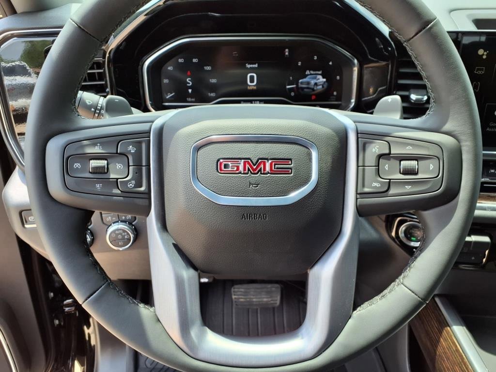 New 2025 Onyx Black GMC Elevation image 17