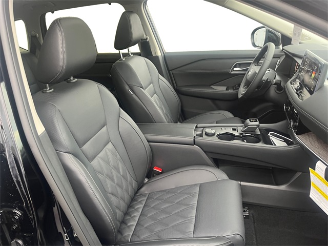 2026 Nissan Rogue Platinum photo 12