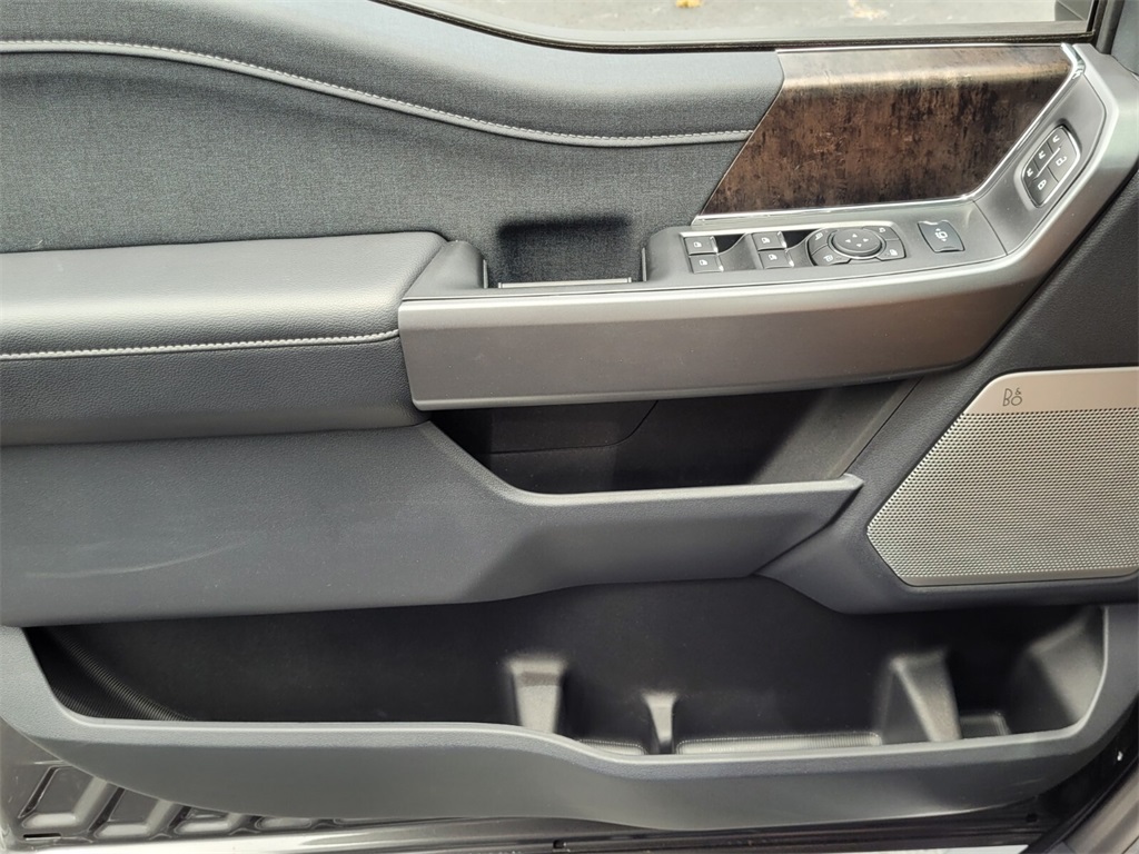 2025 Ford F-250 Lariat photo 24