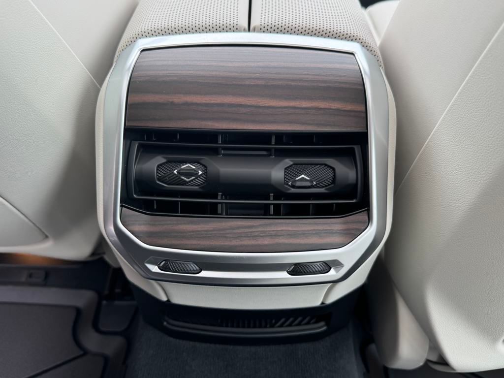 2025 Bmw 740i photo 15
